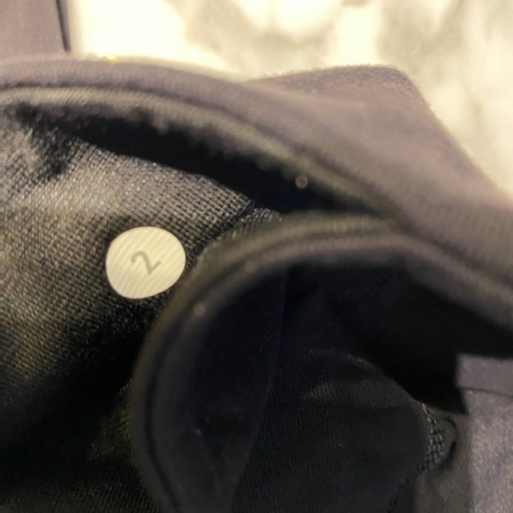 Lululemon - Picture 2 of 3